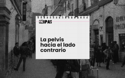 La pelvis hacia el lado contrario